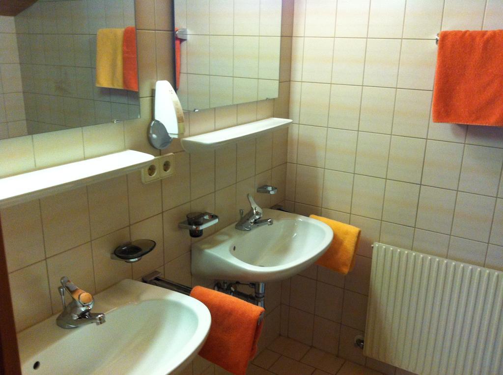 Hotel Garni Pfandl Neustift im Stubaital Quarto foto